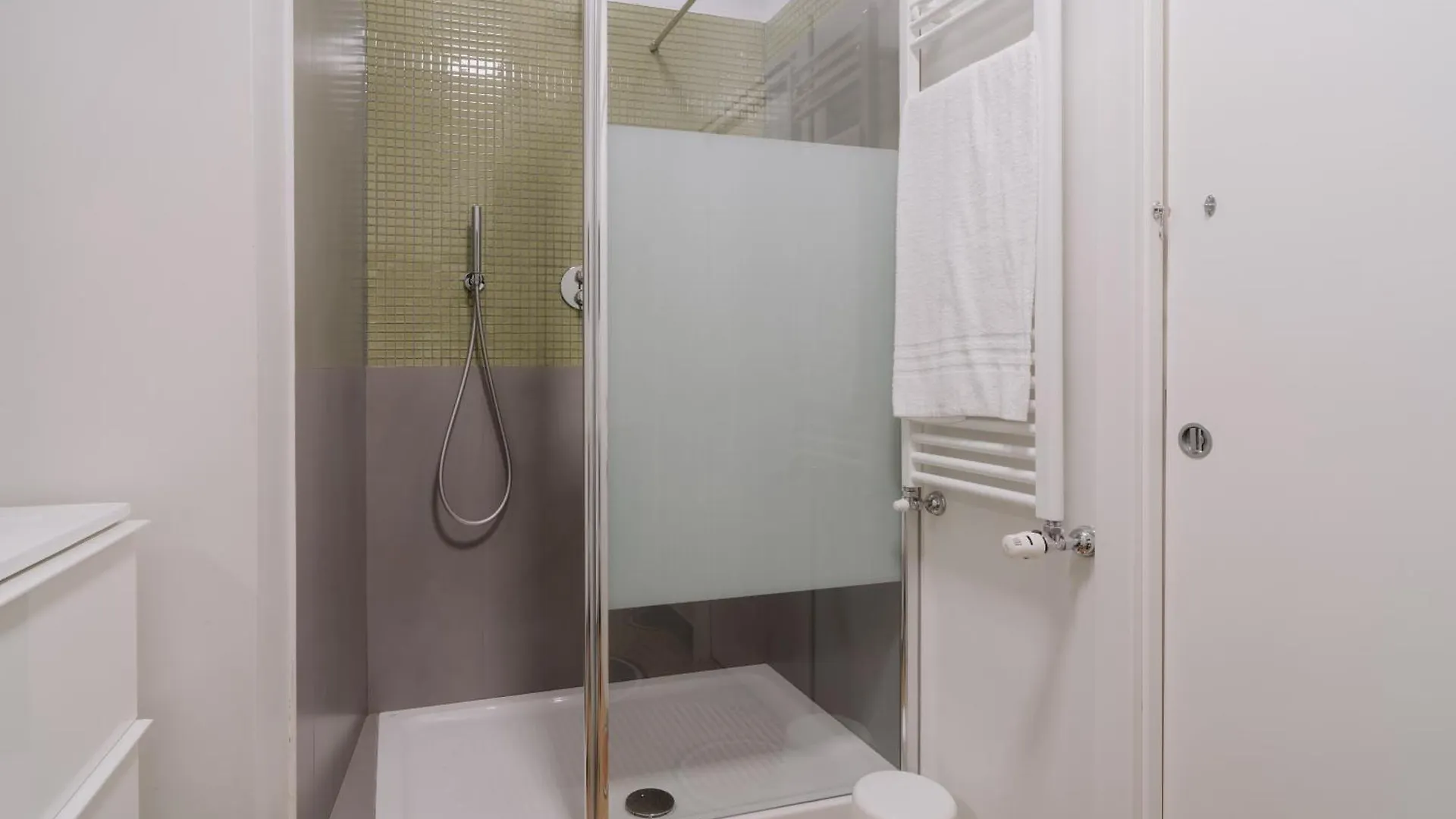 Le Stanze Del Piccadilly Hostel Genoa